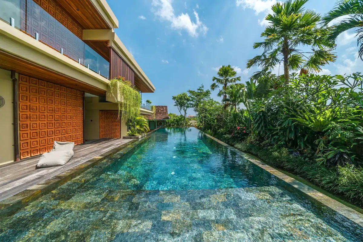 8 BR Colonial Cinema Estate Canggu — 8BR Estate Rental in Pererenan — image 5