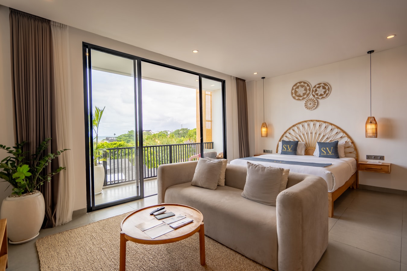 SB 304 - 1BR Pool Suite, Near Batu Belig Beach - Canggu, Bali