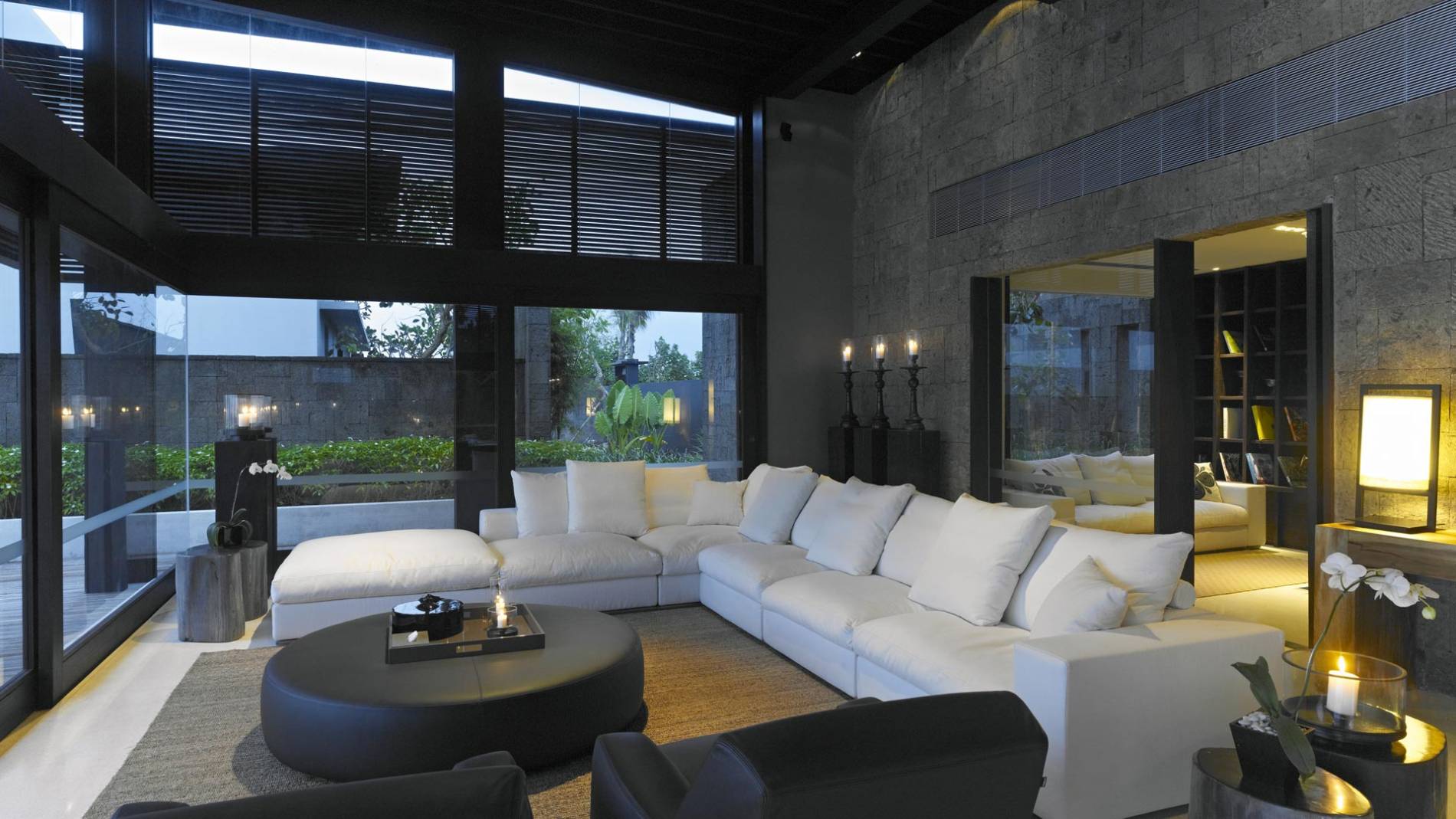 10 Bedroom Beachfront in Bali in tabanan — image 7