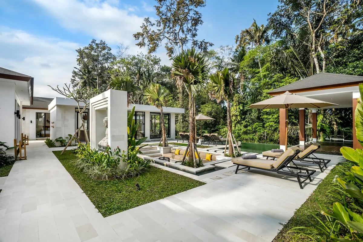 10 BR Tropical Garden Pool Estate Ubud — 10BR Estate Rental in Ubud — image 4