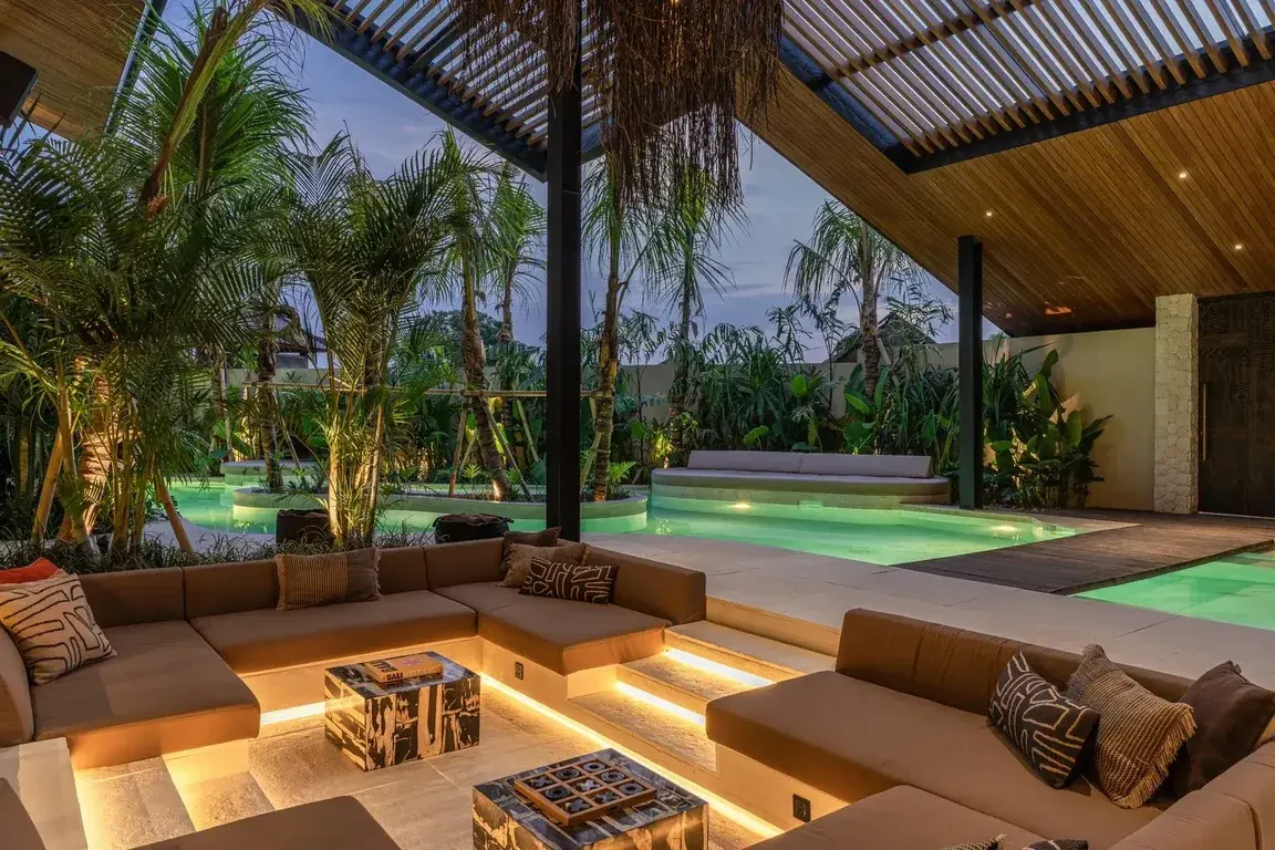 6 BR Modern Cinema Villa Canggu — 6BR Villa Rental in Canggu — image 3