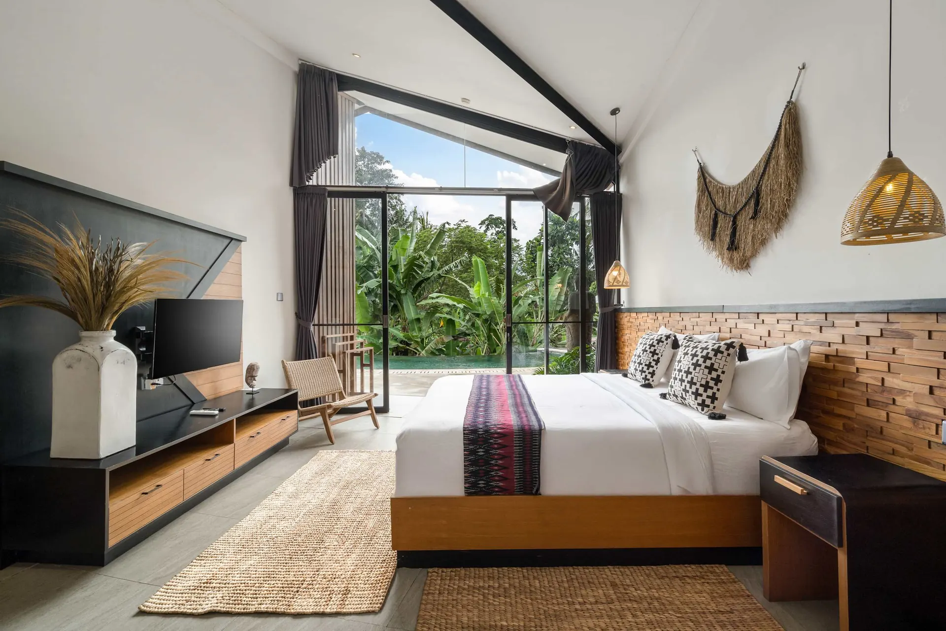 6 BR Glass Pavilion Retreat Ubud — 6BR Villa Rental in Ubud — image 1