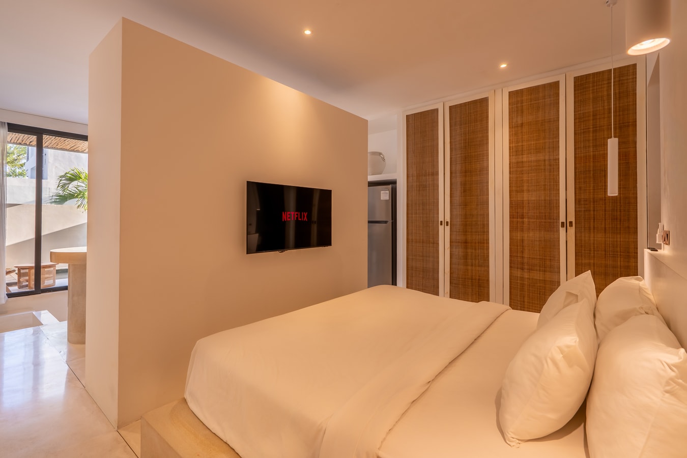 Luxury Designer 1BR Pool Villa near Pererenan Beach - Canggu, Bali — image 7