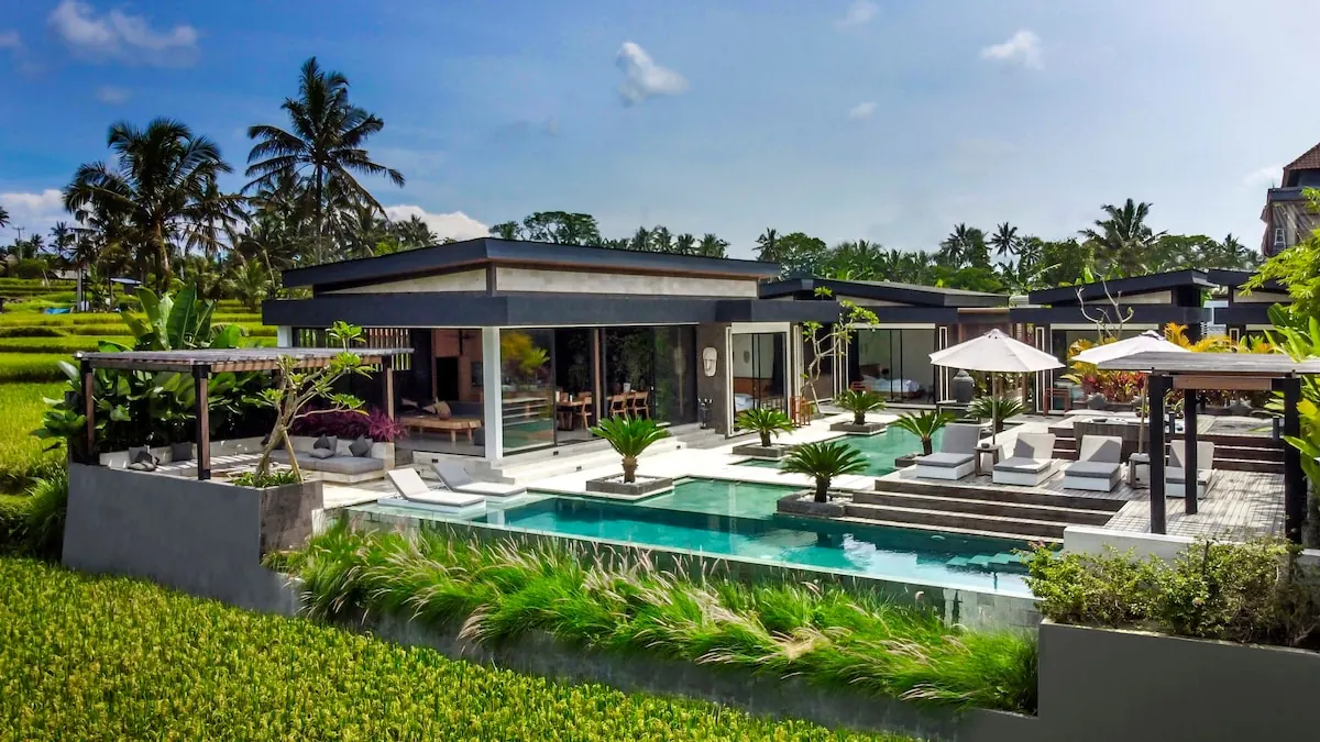5 BR Tropical-Modern Designer Retreat Ubud — 5BR Villa Rental in Ubud — image 5