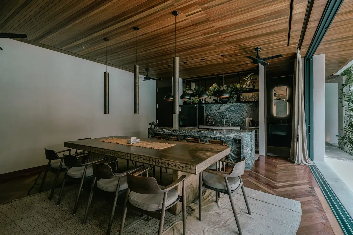6 BR Walk-to-Beach Tropical Garden Villa Canggu — 6BR Villa Rental in Canggu — image 15
