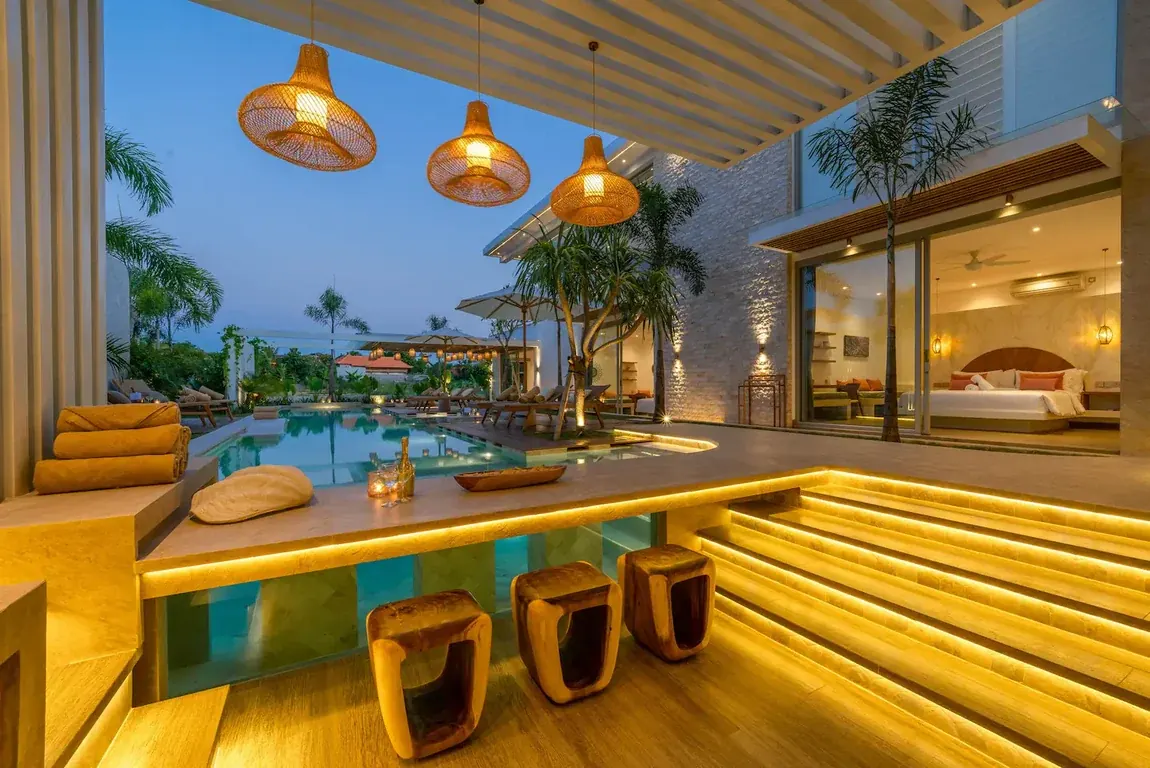 5 BR Beachfront Infinity-Pool Villa Canggu — 5BR Villa Rental in Canggu — image 17