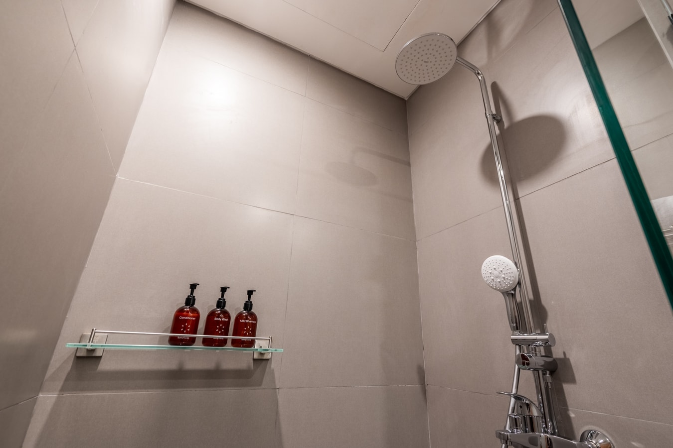 2BR Luxury Canggu | Rooftop Gym, Sauna & Pool in Canggu, Bali — image 17