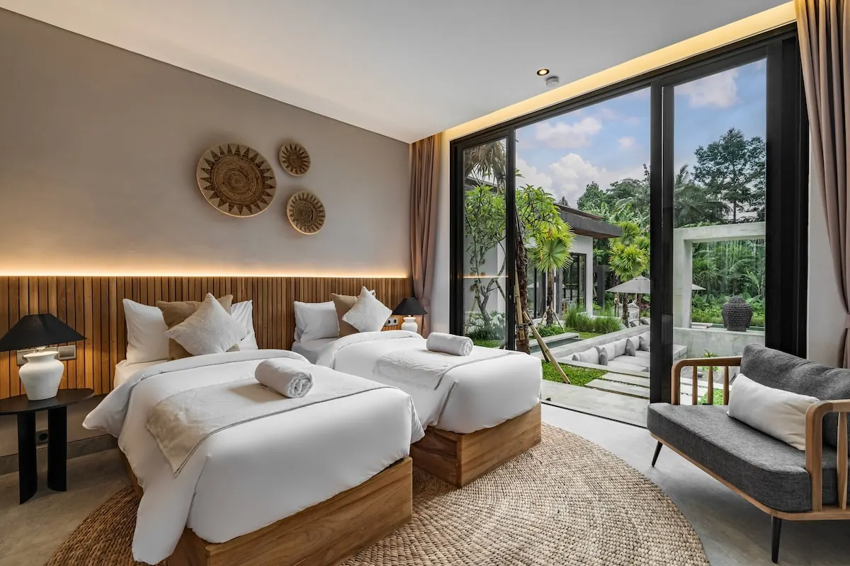6 BR Tropical-Modern Courtyard Villa Ubud — 6BR Villa Rental in Ubud — image 17
