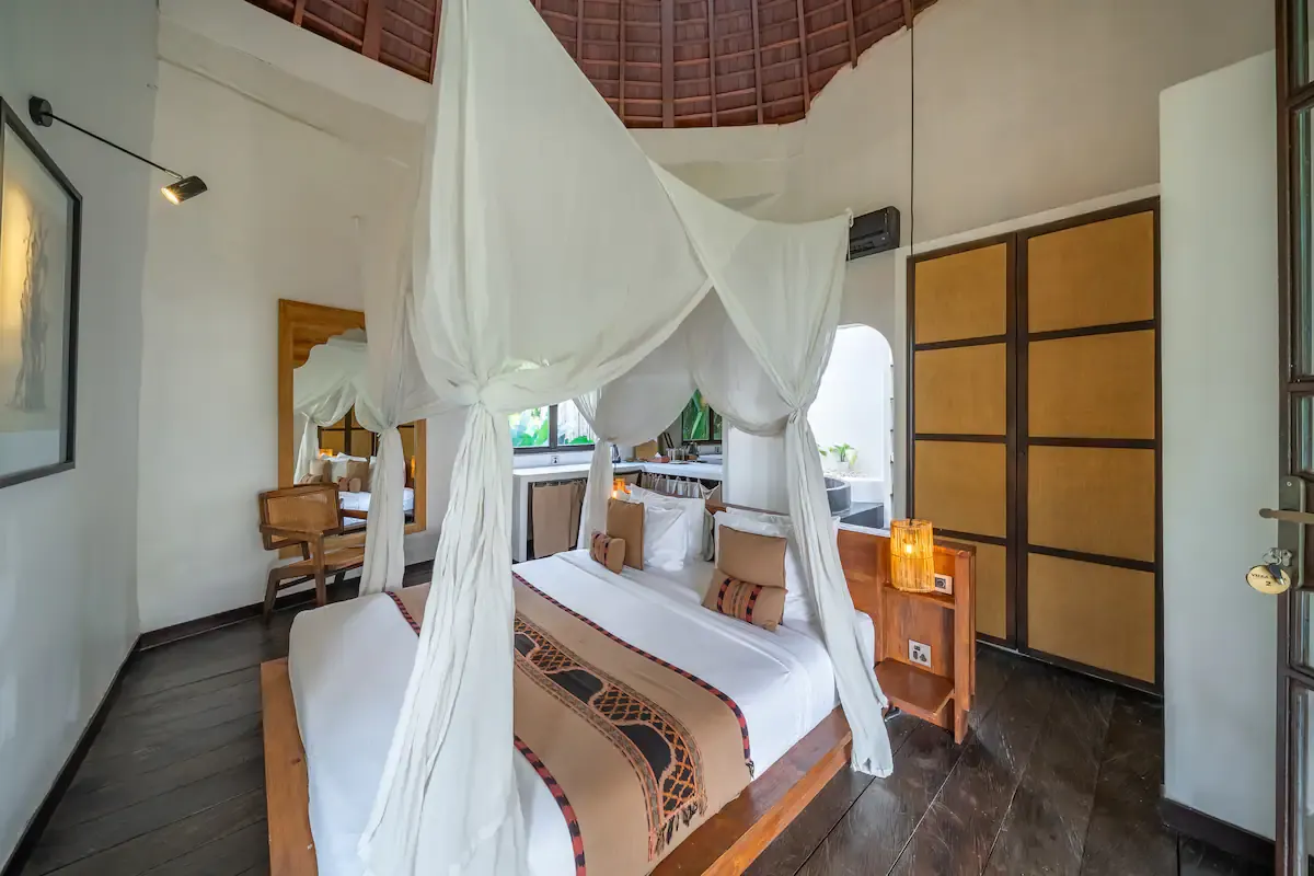 3 BR Infinity-Pool Garden Retreat Canggu — 3BR Villa Rental in Canggu — image 18