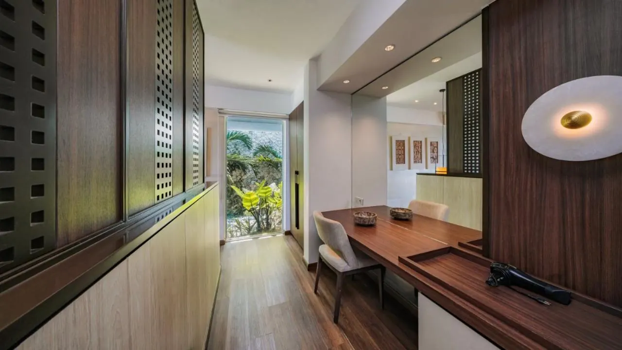 6 BR Sea-View Infinity-Pool Villa Uluwatu — 6BR Villa Rental in Uluwatu — image 9