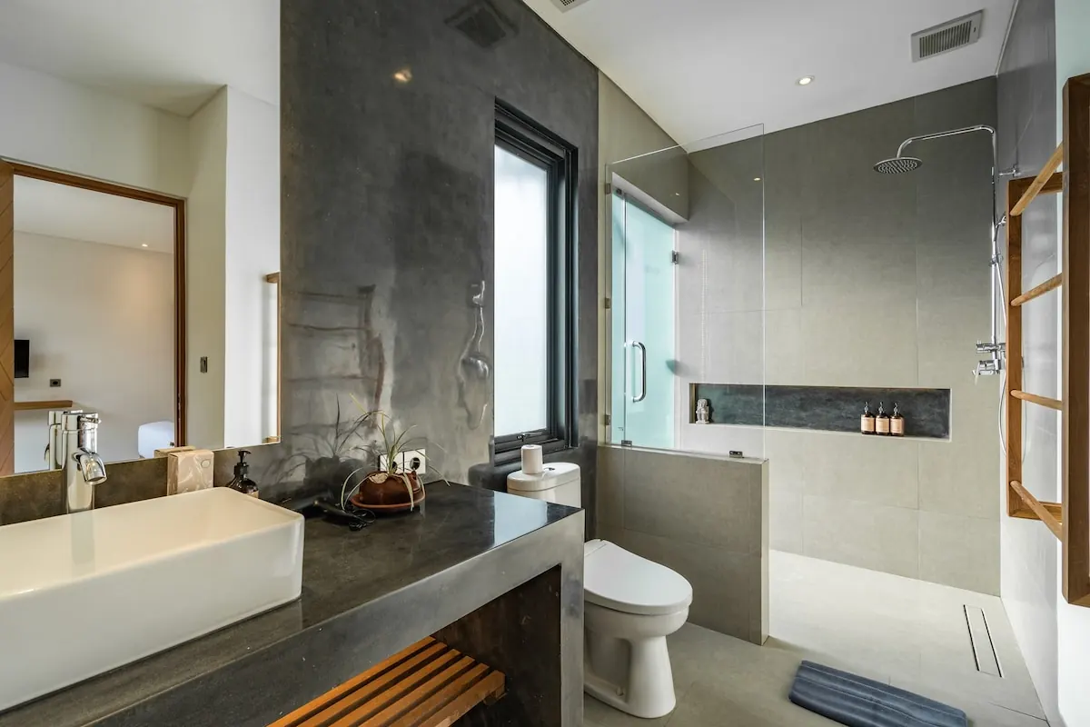 5 BR Designer Tropical-Modern Retreat Ubud — 5BR Villa Rental in Ubud — image 13