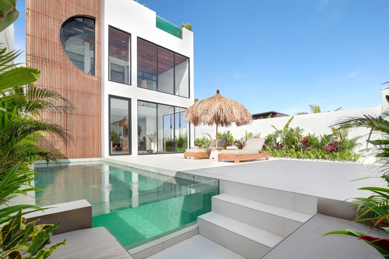 Canggu 3BR Oceanview Villa, Private Pool & Rooftop in Pererenan, Bali — image 13