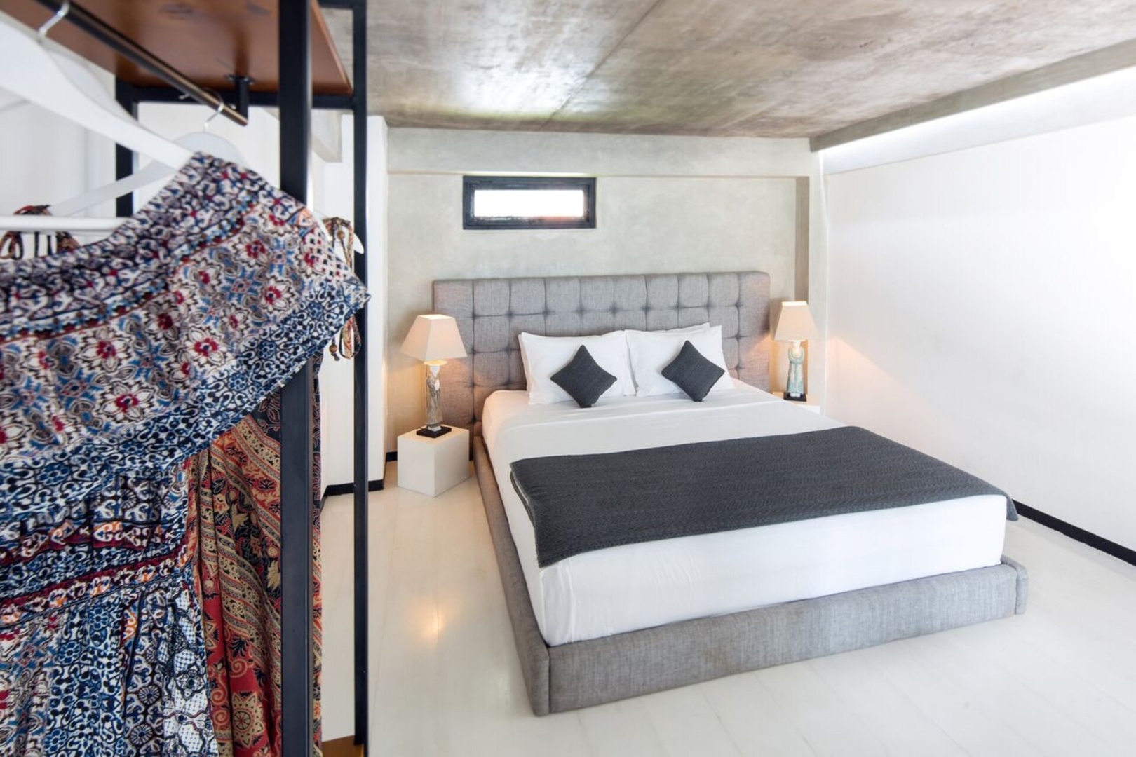 Chic Industrial Loft 1BR in Seminyak | Balcony & Swimming Pool - Seminyak, Bali — image 2