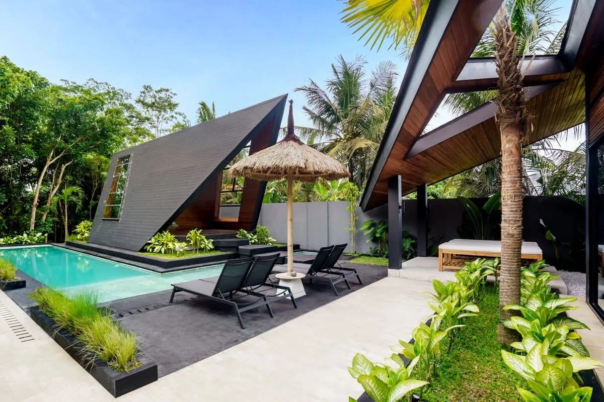 5 BR Designer Tropical Garden Villa Ubud — 5BR Villa Rental in Ubud — image 6