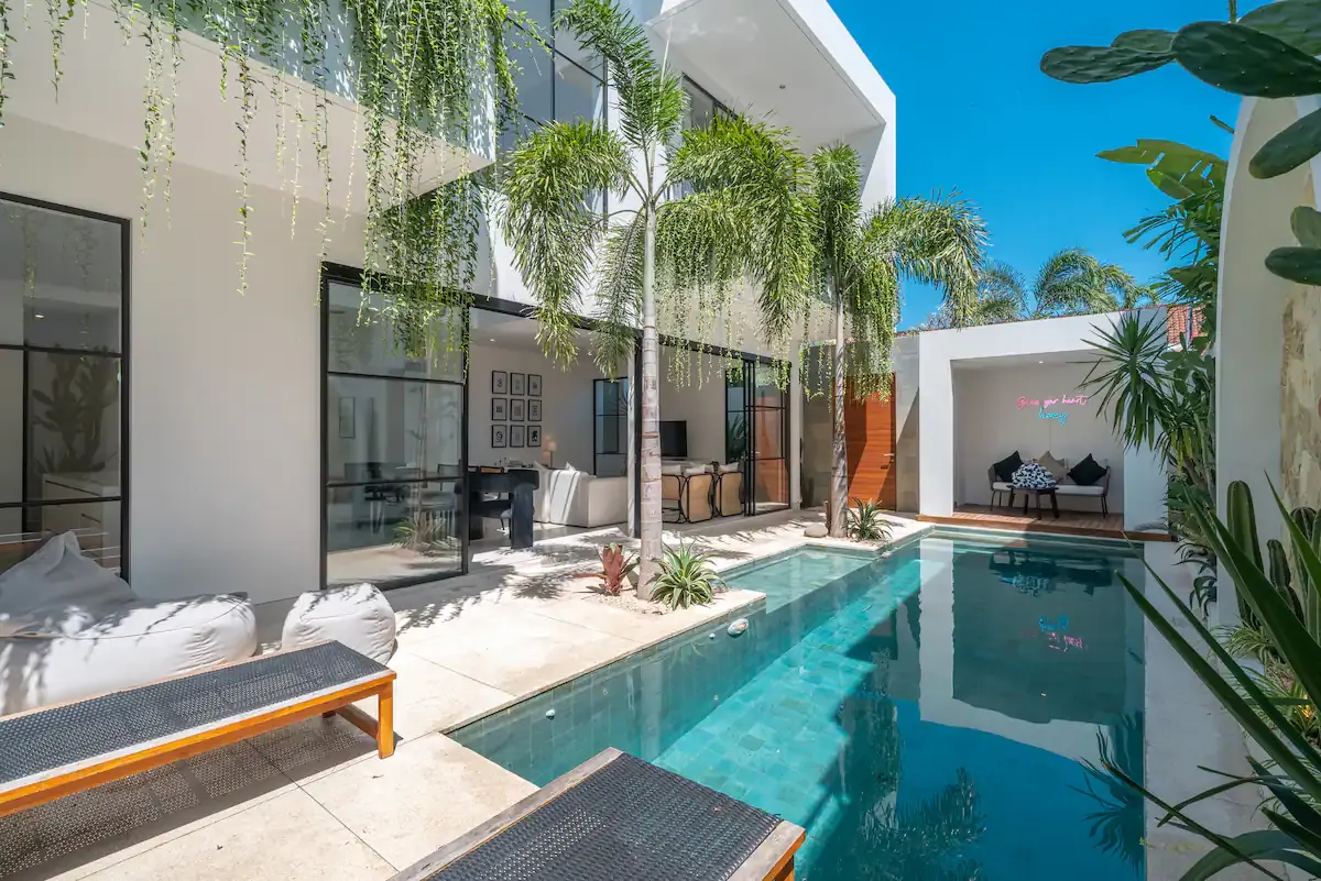 4 BR Modern Fully Staffed Villa Canggu — 4BR Villa Rental in Canggu