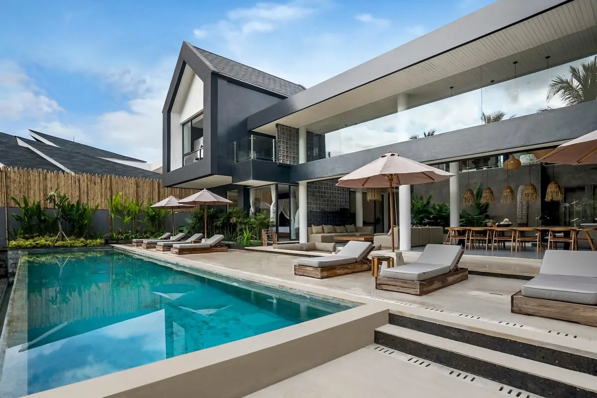 6 BR Jungle-View Infinity-Pool Villa Ubud — 6BR Villa Rental in Ubud — image 5