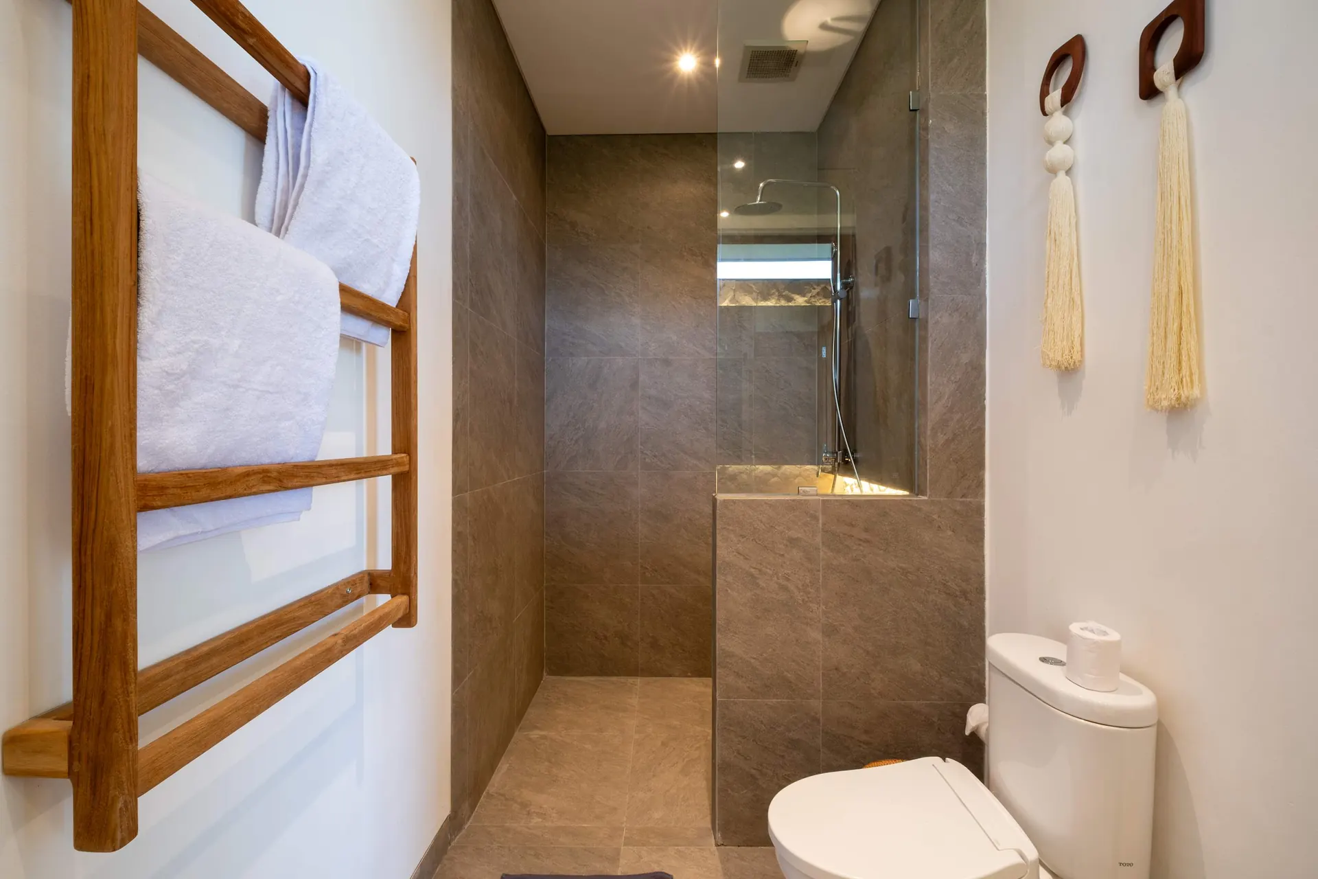 4 BR Glass Pavilion Retreat Ubud — 4BR Villa Rental in Ubud — image 17