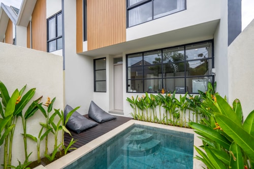 Luxurious 2BR Villa in Berawa | Swimming Pool, Near the Beach - Canggu, Bali — image 1