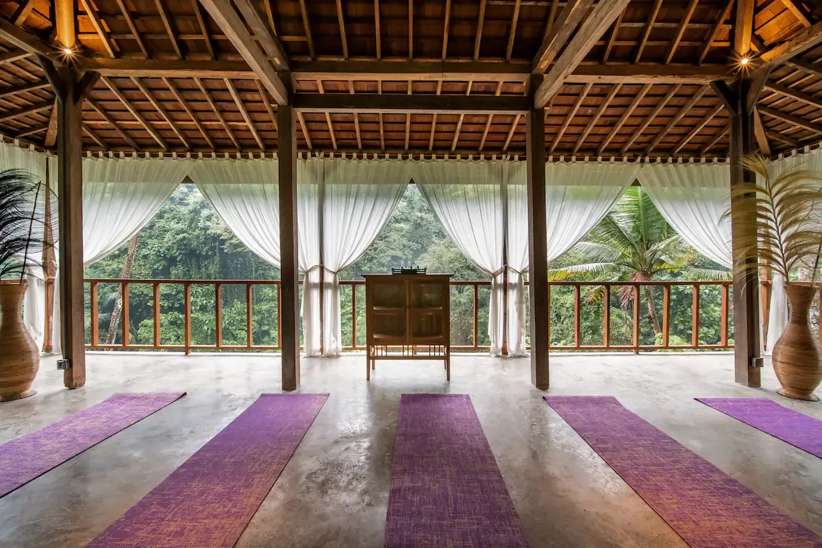 9 BR Tropical Garden Open-Air Estate Ubud — 9BR Estate Rental in Ubud — image 6