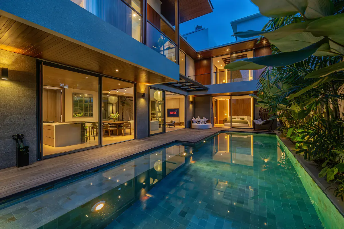 8 BR Tropical-Modern Group Estate Canggu — 8BR Estate Rental in Canggu — image 5