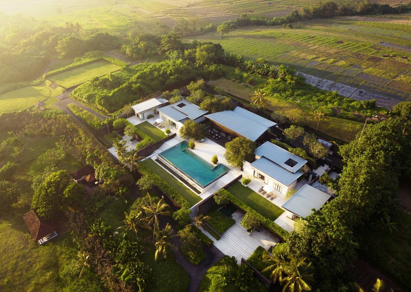 10 Bedroom Beachfront in Bali in tabanan — image 3