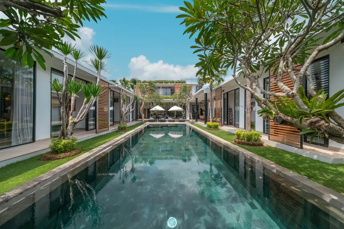 4 BR Walk-to-Beach Modern Villa Canggu — 4BR Villa Rental in Canggu — image 5