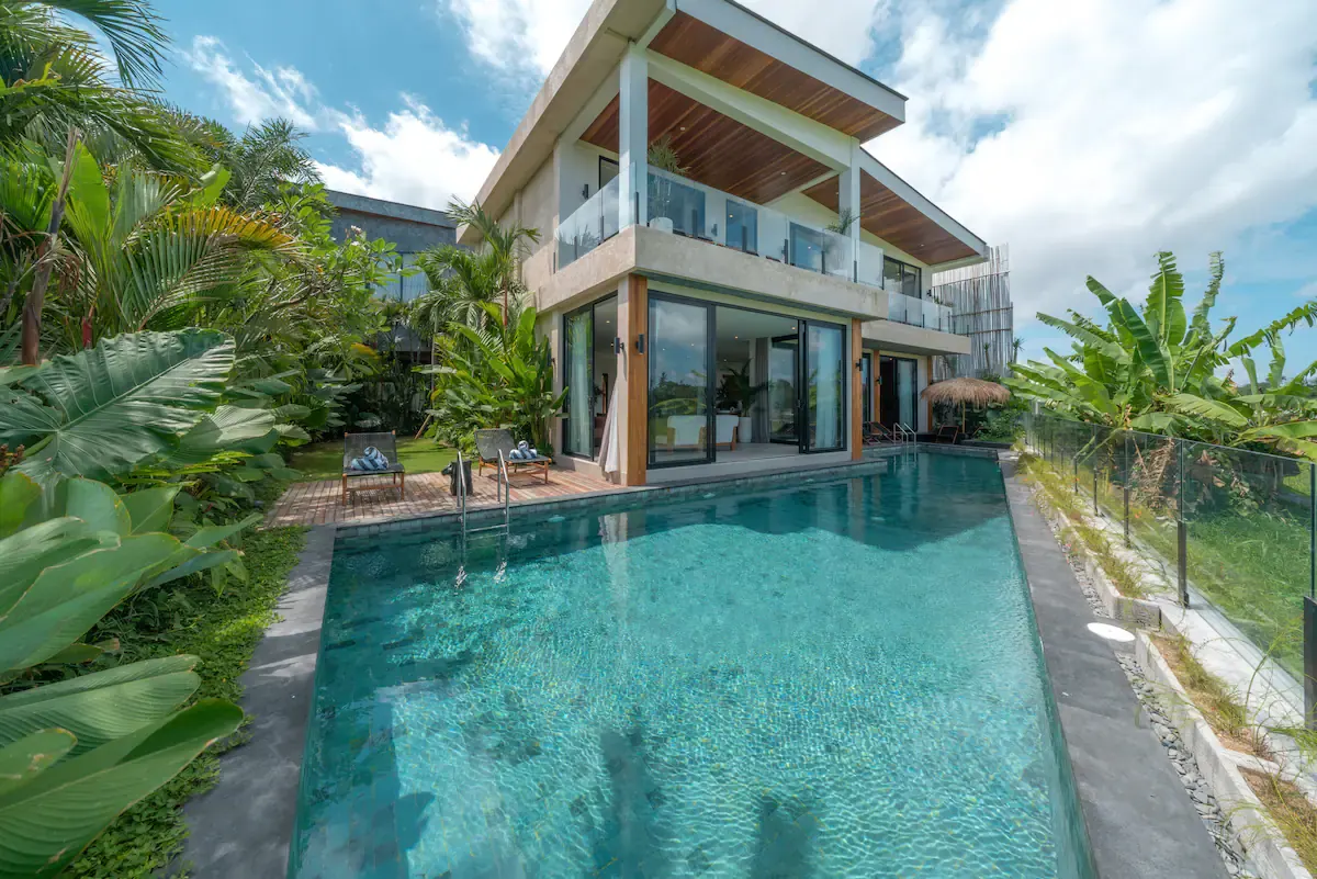 9 BR Walk-to-Beach Pool Estate Canggu — 9BR Estate Rental in Canggu — image 1