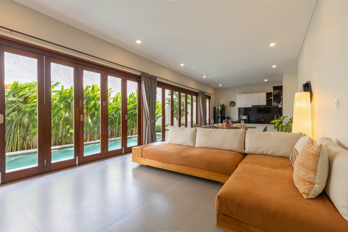 2BR Chic Berawa Villa | Pool & Bathtub, Near Cafés in Canggu, Bali — image 7