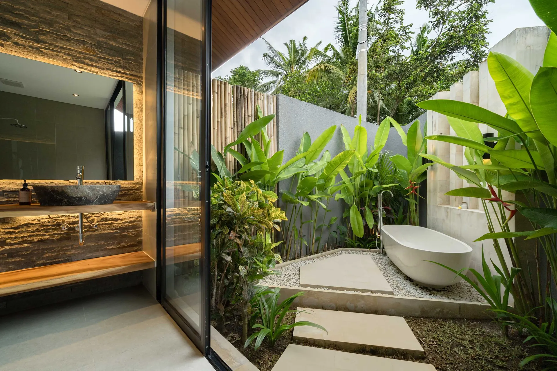 4 BR Tropical-Modern Pool Villa Ubud — 4BR Villa Rental in Ubud — image 7