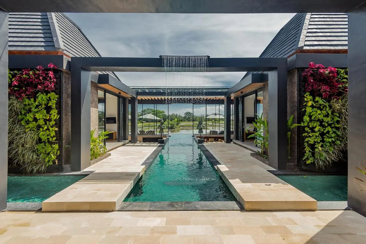 4 BR Glass Rice-Field Villa Ubud — 4BR Villa Rental in Ubud — image 6
