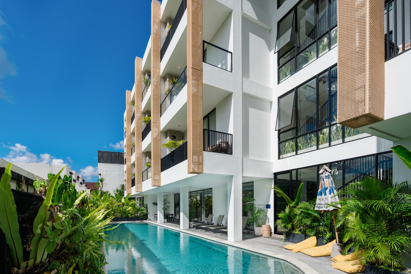 SB 401 - 1BR Suite with Balcony and Pool, Canggu - Canggu, Bali — image 9