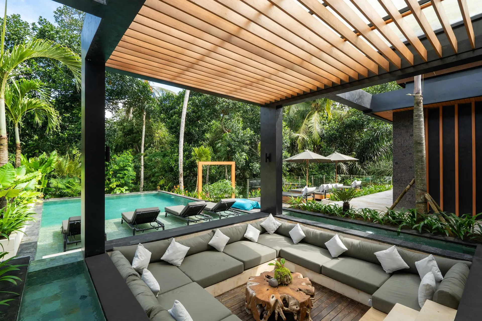 6 BR Tropical-Modern Jungle Retreat Ubud — 6BR Villa Rental in Ubud — image 9