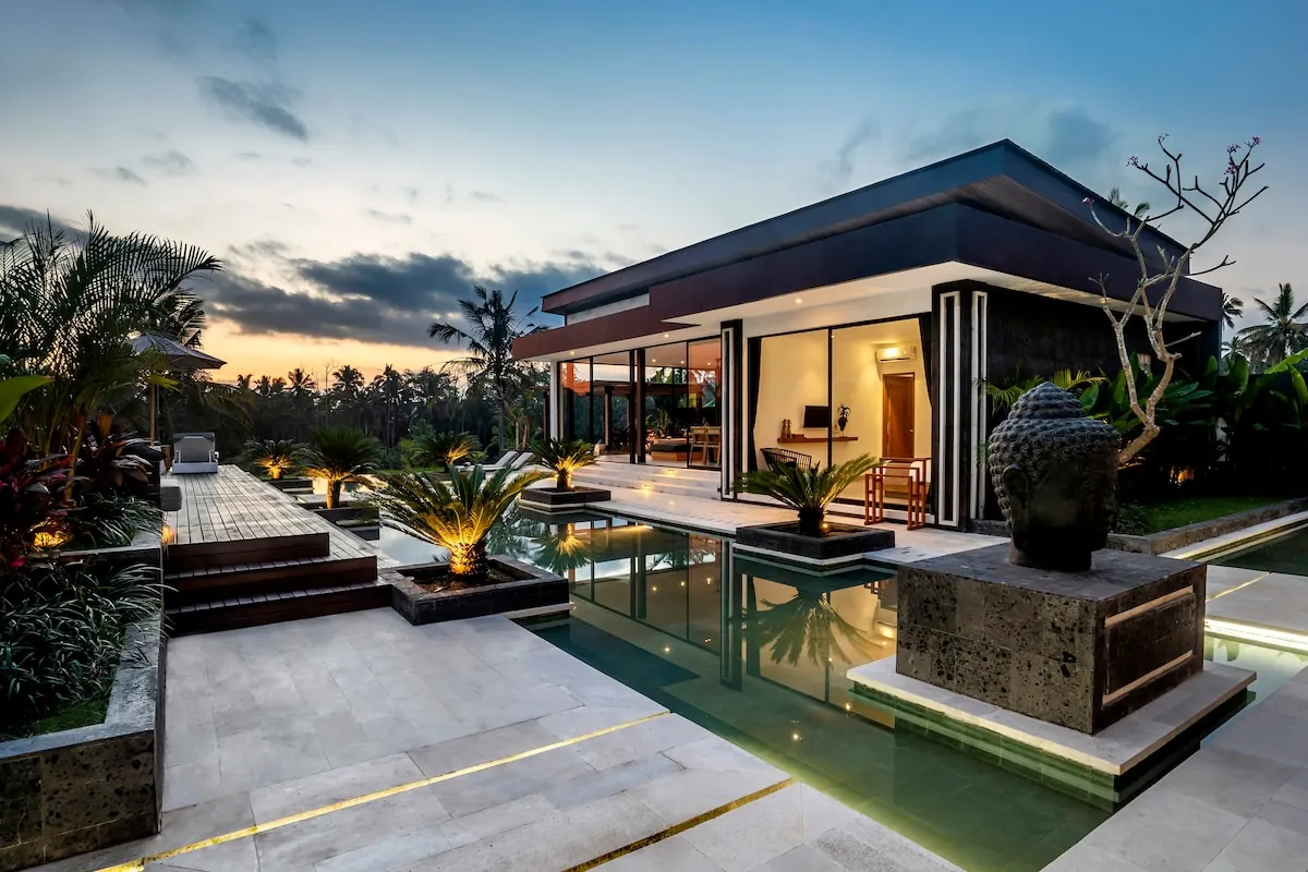 5 BR Tropical-Modern Designer Retreat Ubud — 5BR Villa Rental in Ubud — image 16