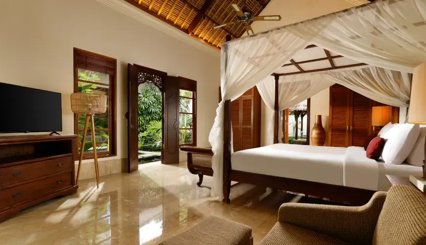 4 BR Tropical Garden Balinese Villa Jimbaran — 4BR Villa Rental in Jimbaran — image 6