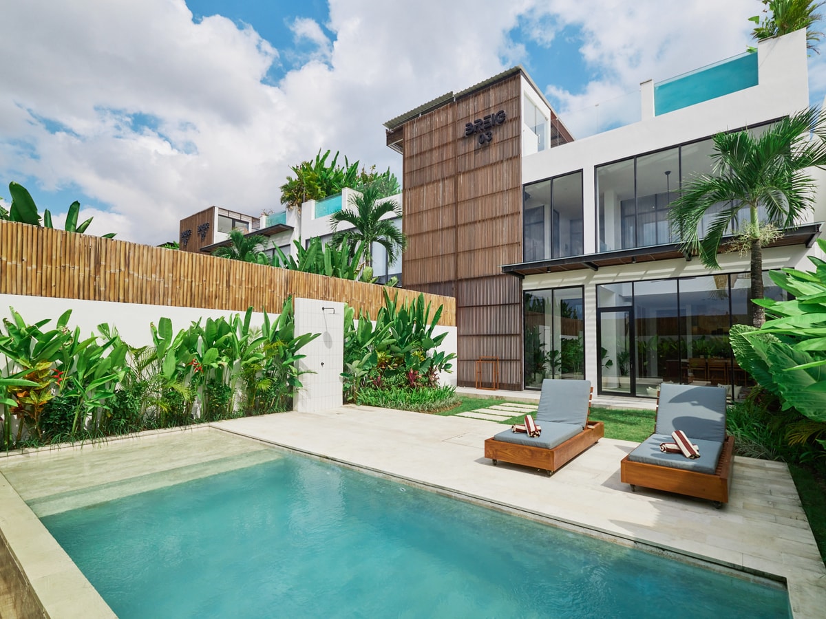 Canggu 3BR Villa w/ Rooftop & Pool, Close to Beach in Canggu, Bali