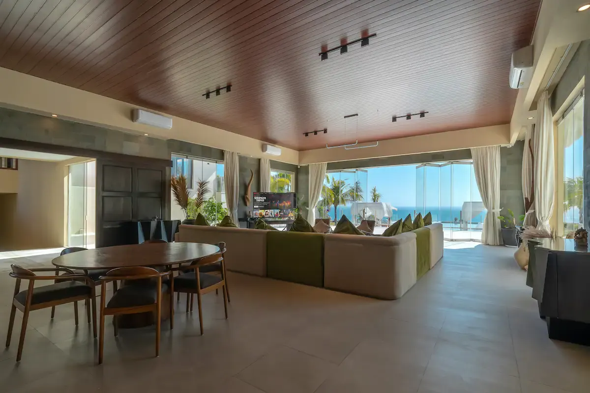 8 BR Infinity-Pool Cinema Estate Uluwatu — 8BR Estate Rental in Uluwatu — image 11