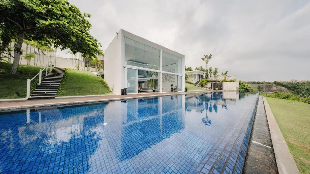 6 BR Sea-View Infinity-Pool Villa Uluwatu — 6BR Villa Rental in Uluwatu — image 1