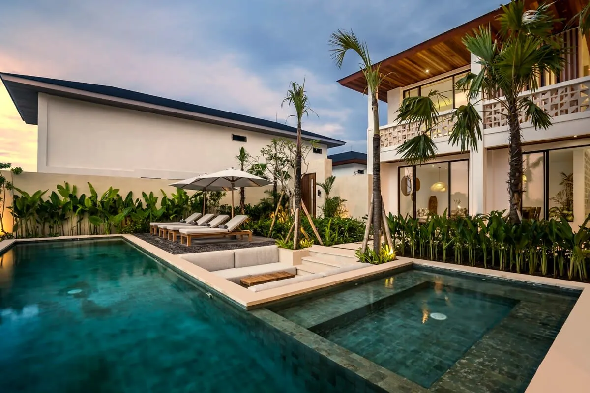 4 BR Tropical-Modern Designer Villa Canggu — 4BR Villa Rental in Canggu — image 11