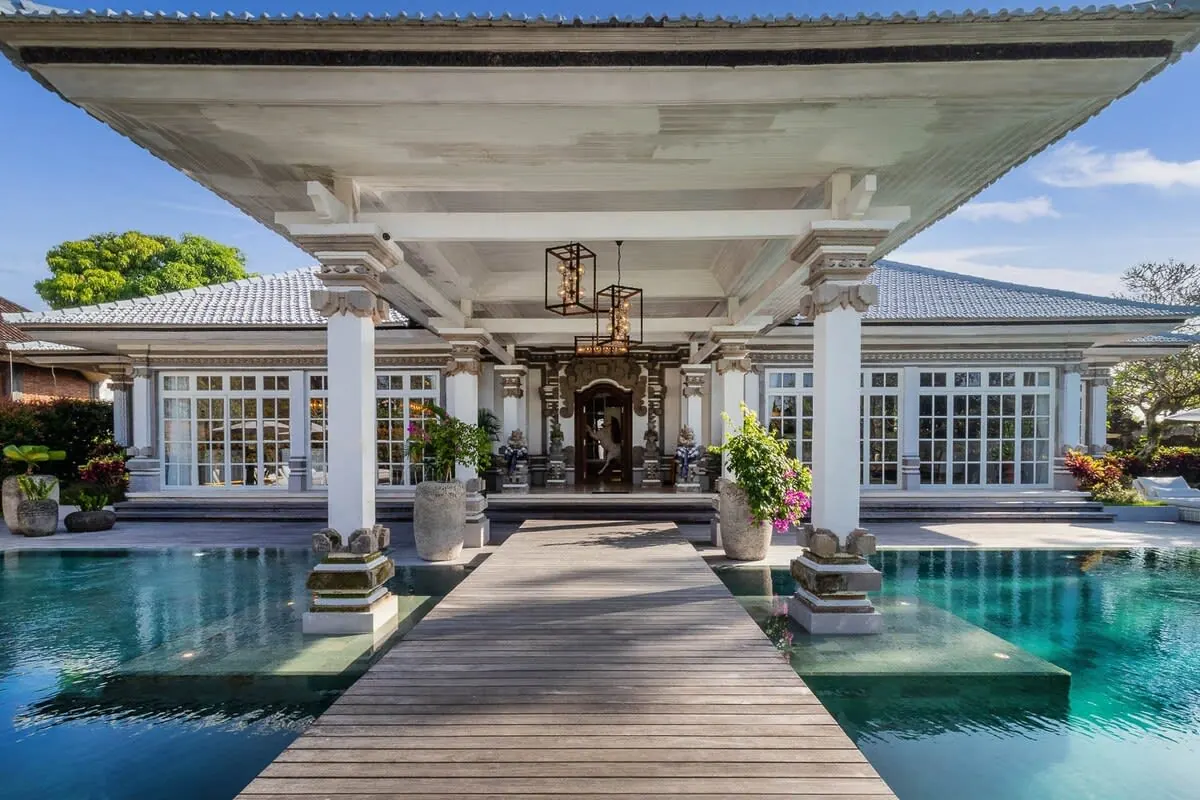 6 BR Colonial Infinity-Pool Villa Ubud — 6BR Villa Rental in Ubud