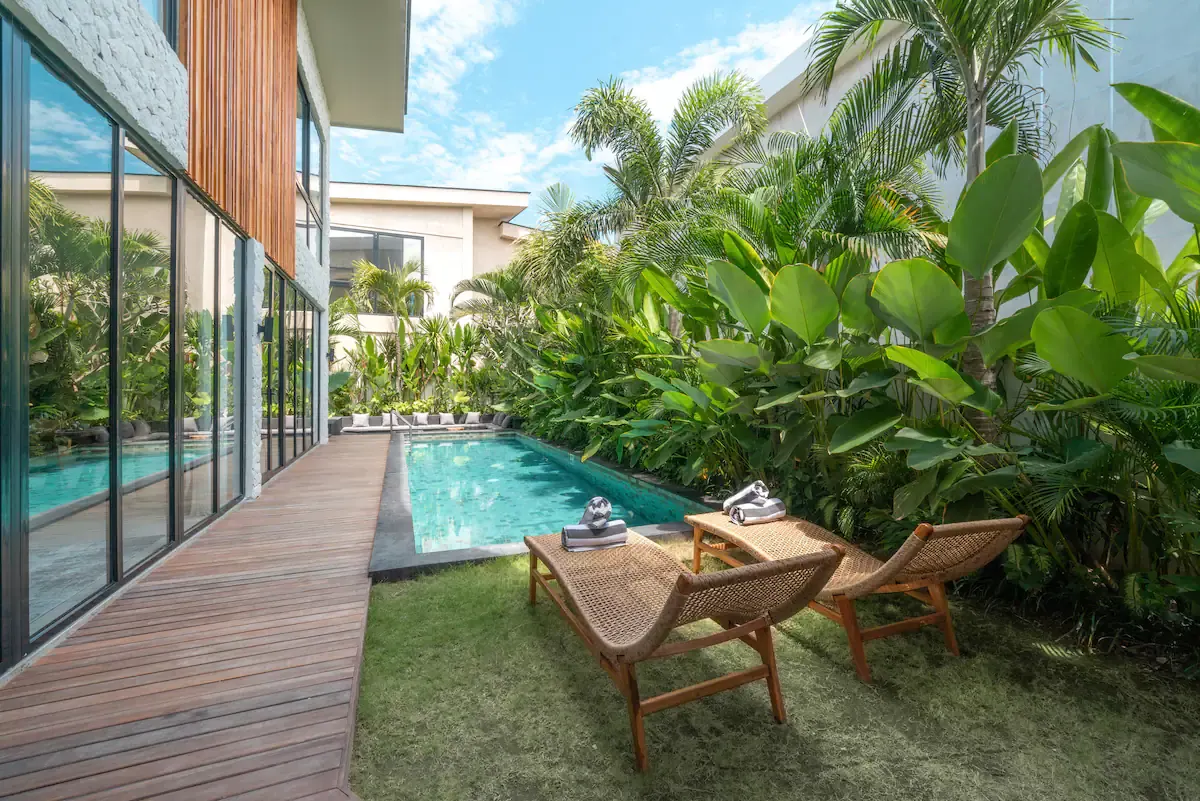 5 BR Walk-to-Beach Tropical-Modern Villa Canggu — 5BR Villa Rental in Canggu — image 18