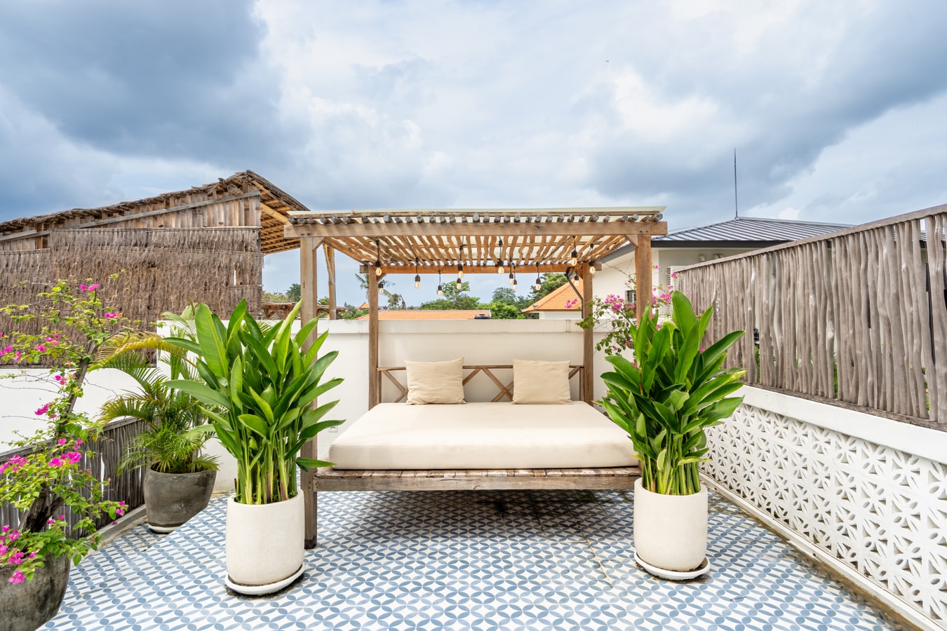 Canggu 1-Bedroom Roof Villa | Swimming Pool, Near Berawa Beach - Canggu, Bali — image 17