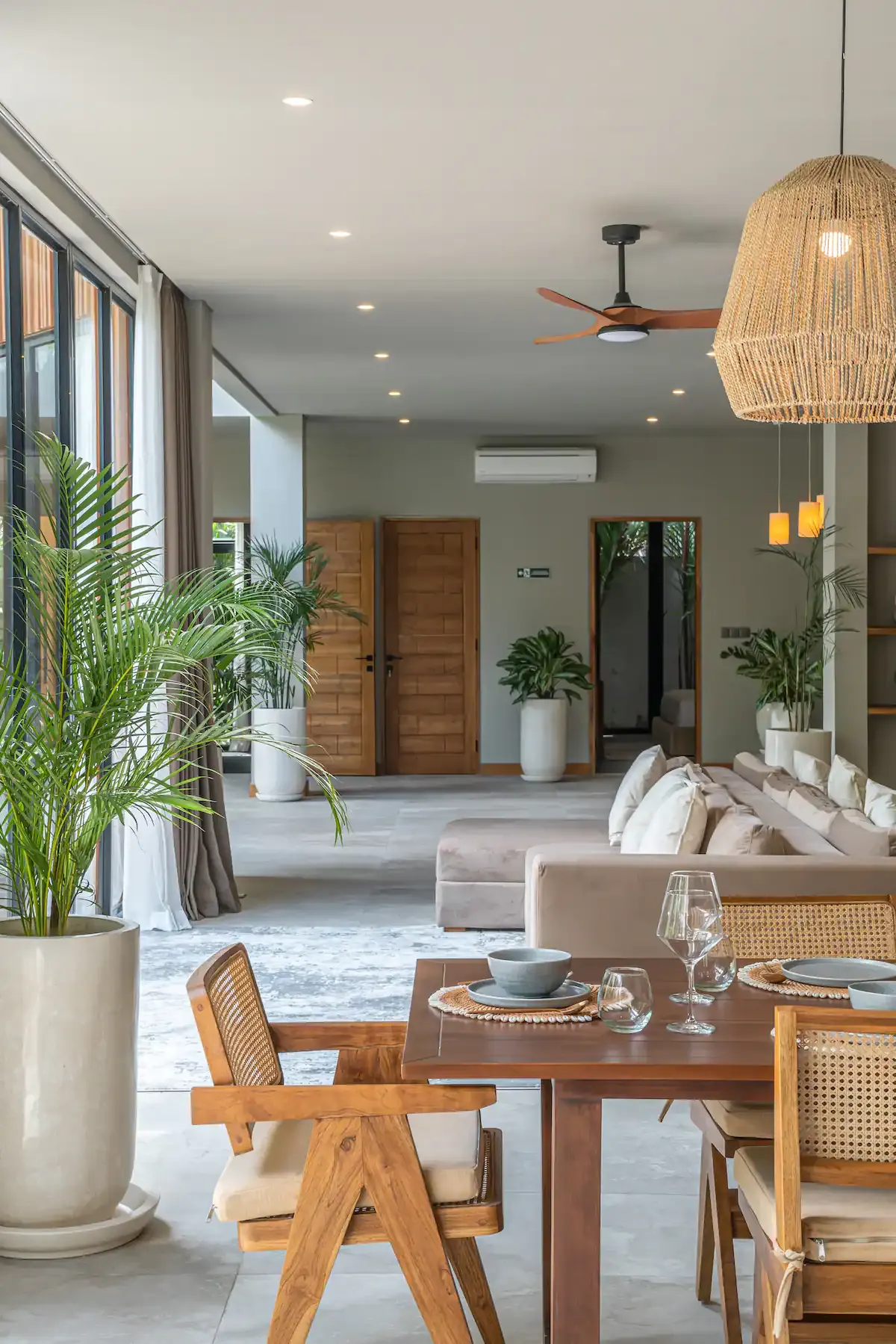 9 BR Walk-to-Beach Pool Estate Canggu — 9BR Estate Rental in Canggu — image 6