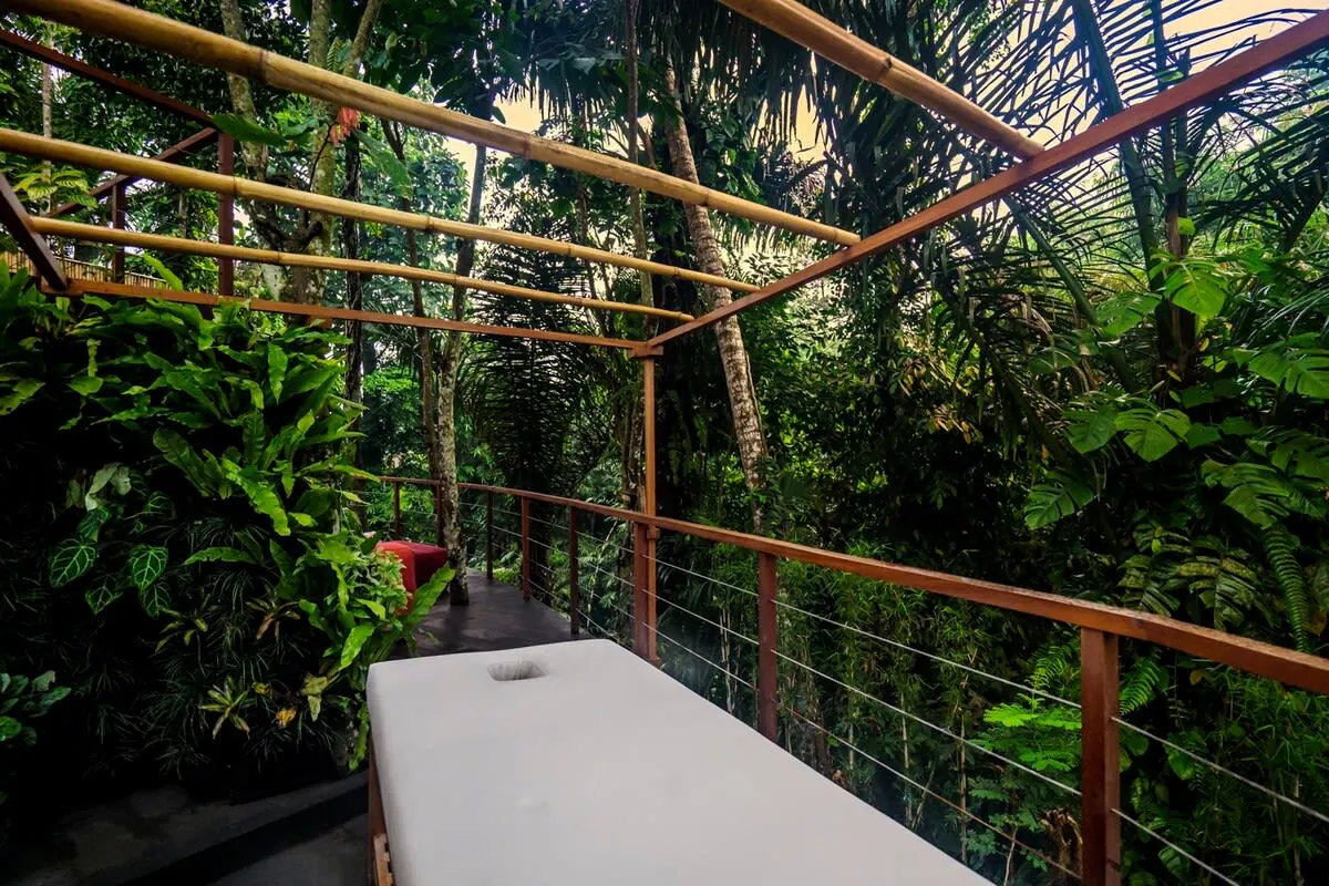 6 BR Thatched Courtyard Villa Ubud — 6BR Villa Rental in Ubud — image 9