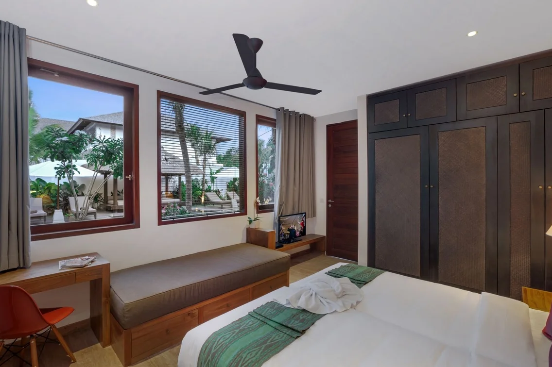 6BR Private Villa in Central Seminyak – Walk to Eat Street, 12m Pool, Breakfast Included – BVI10009 — image 18
