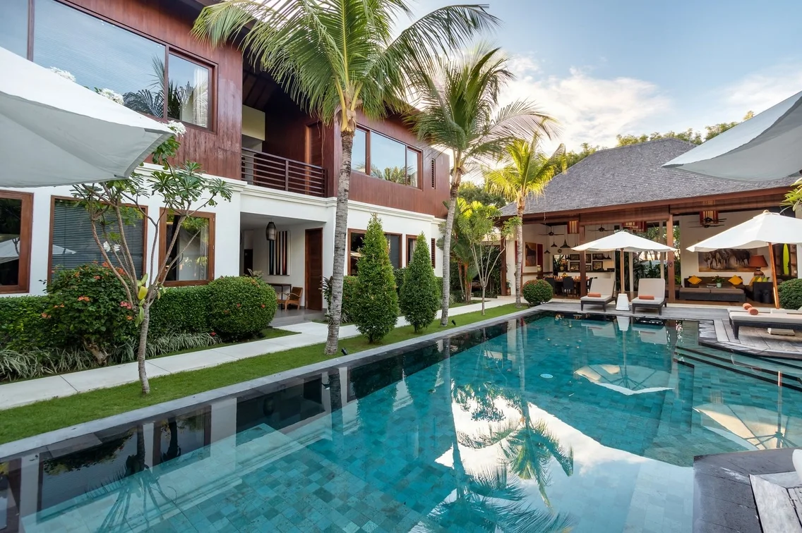 6BR Private Villa in Central Seminyak – Walk to Eat Street, 12m Pool, Breakfast Included – BVI10009 — image 7