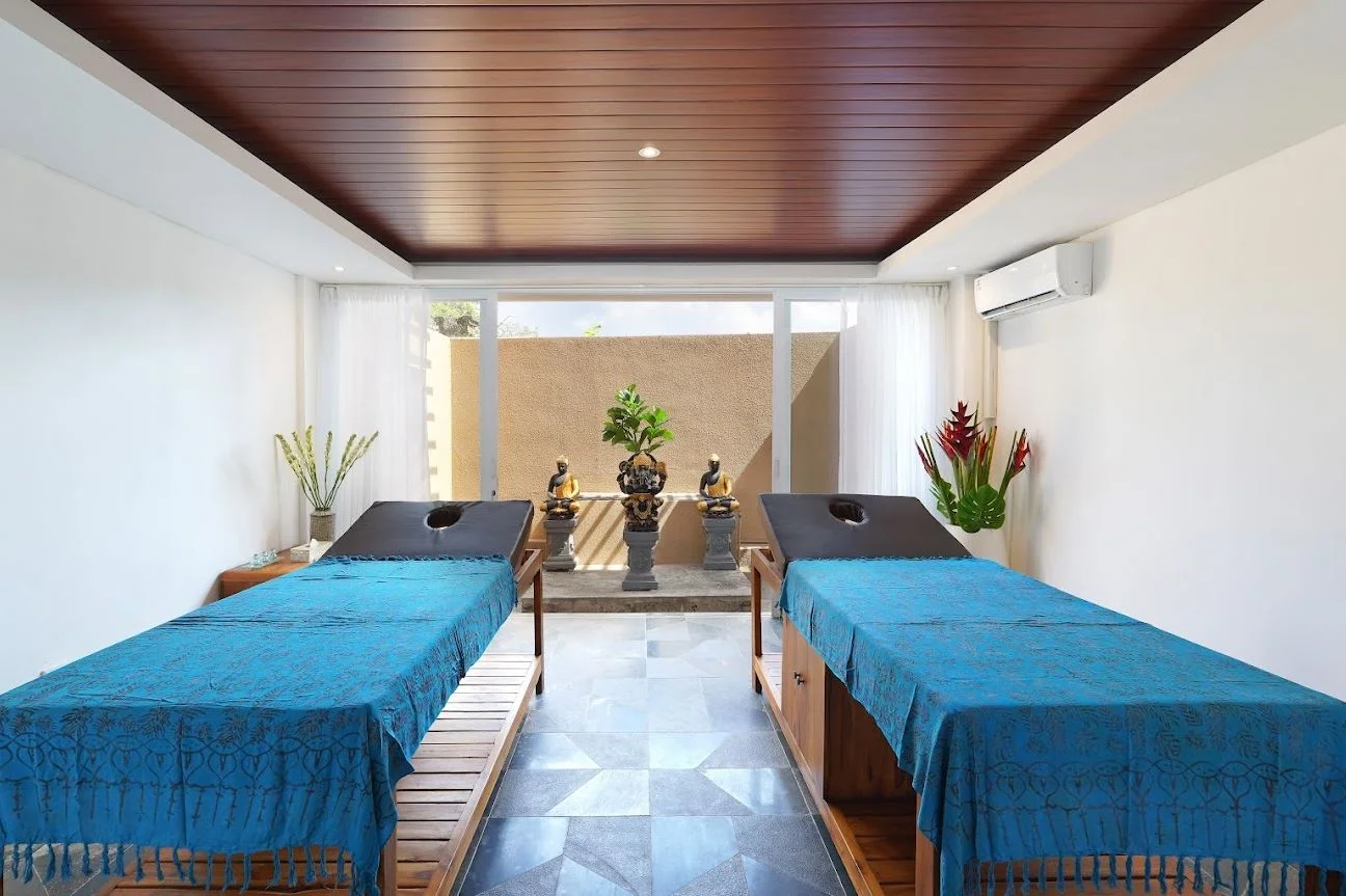 Beachfront 1-Bedroom Villa with Infinity Pool – Batu Belig, Seminyak — image 18