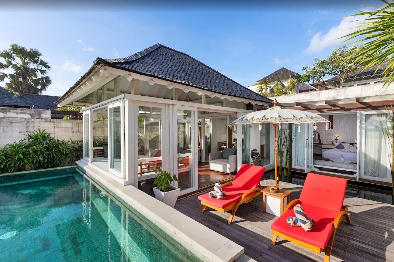 Beachfront 1-Bedroom Villa with Infinity Pool – Batu Belig, Seminyak