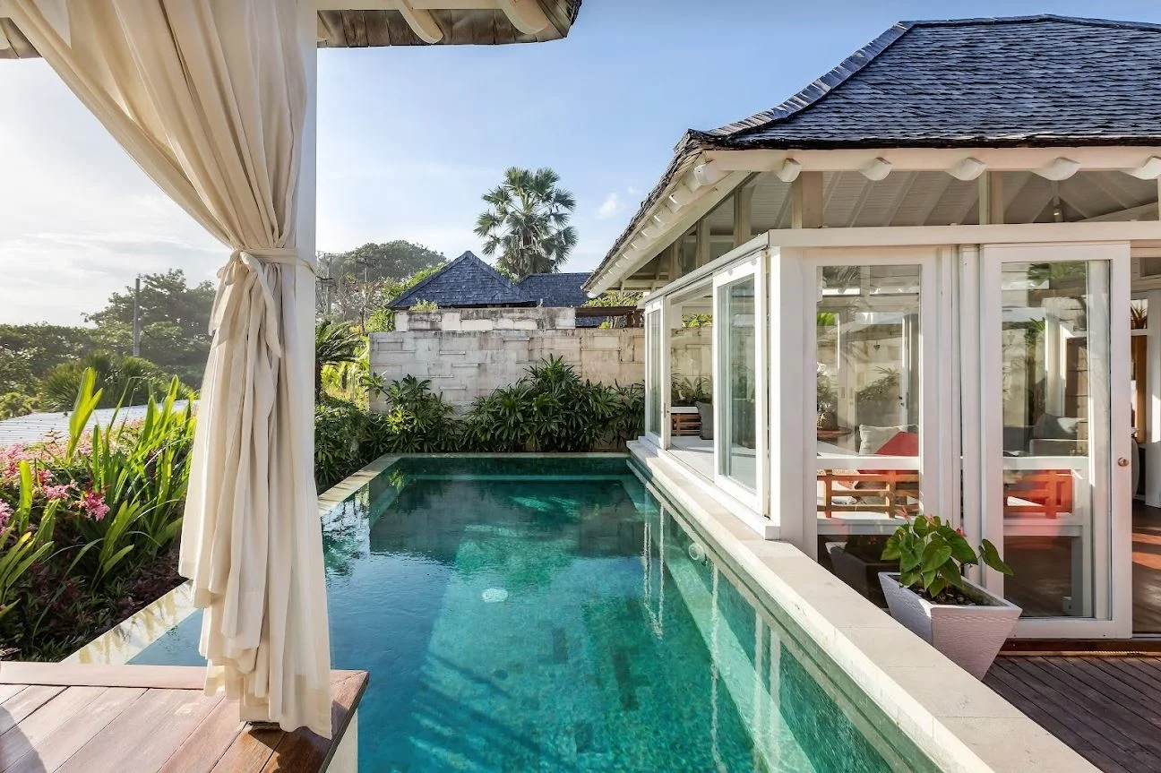 Beachfront 1-Bedroom Villa with Infinity Pool – Batu Belig, Seminyak — image 8