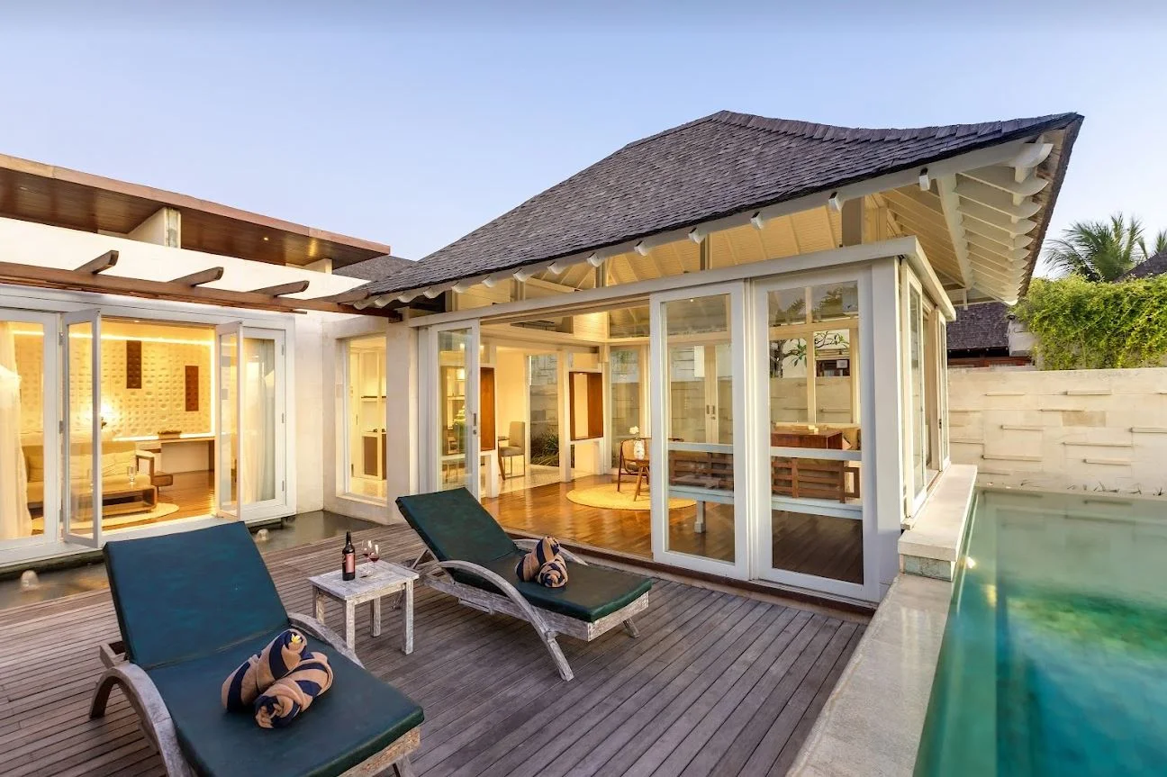 Beachfront 1-Bedroom Villa with Infinity Pool – Batu Belig, Seminyak — image 4