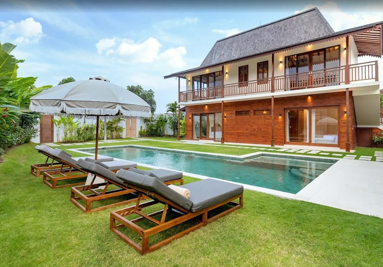 Tranquil 4-Bedroom Villa in Kerobokan — Your Private Island Getaway Awaits — image 5